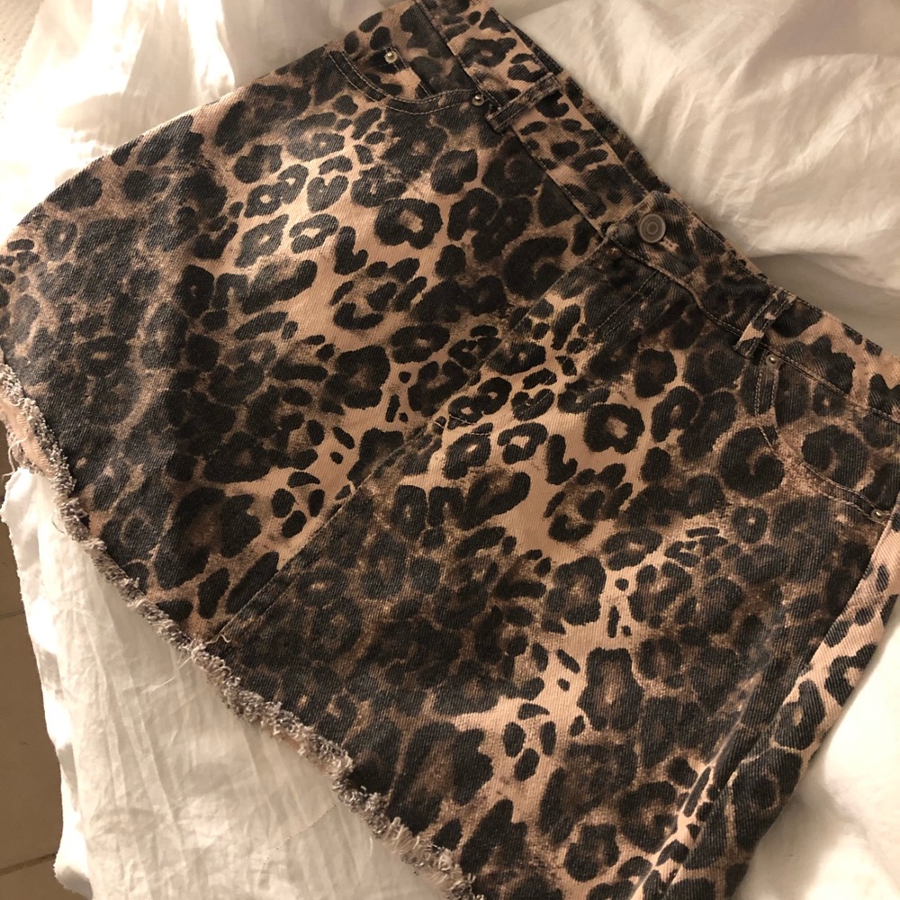 Leopard skirt